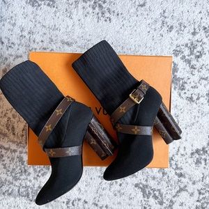 ICONIC louis vuitton buckle monogram block heel sock boots 38.5